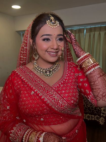 Classic Red & Pink Bridal Looks photo 35