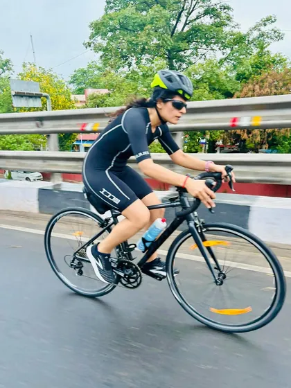 Welcoming a new female member to the group, seen here on her first ride with us.