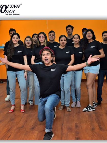 Our instructor and his students, ready to take on a new choreography. The enthusiasm is infectious.