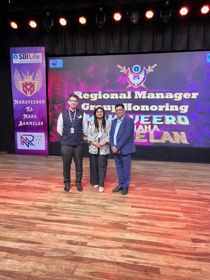 BFSI & FinTech Specialist photo 28