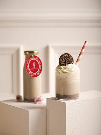 A freshly churned chilled smoothie to beat the heat. This one features the classic combination of cookies and cream.