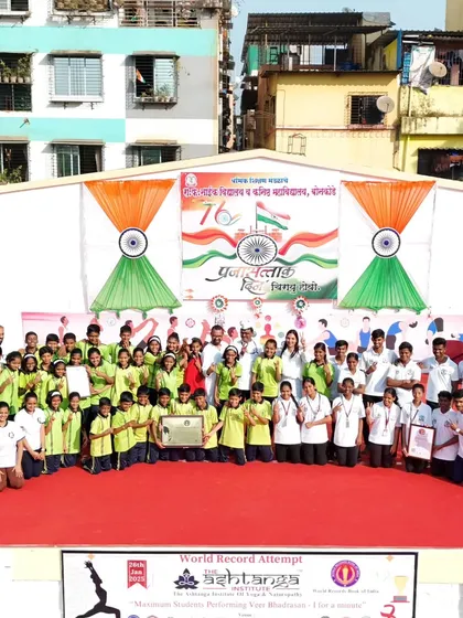 The entire group of participants and organizers at our world record event. It takes a village to achieve something this big.