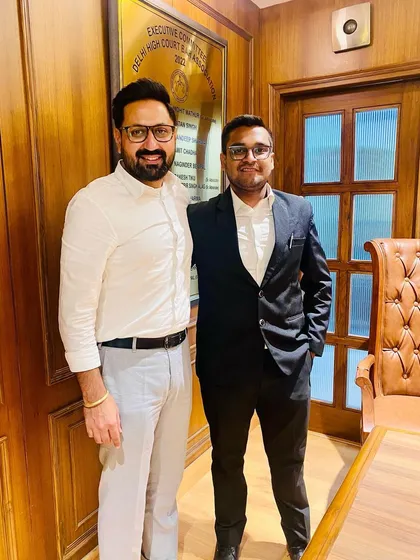 It was an honor to meet with the Joint Secretary of the Delhi High Court Bar Association, Naginder Benipal. I believe in learning from and collaborating with respected members of the legal community to better serve my clients.