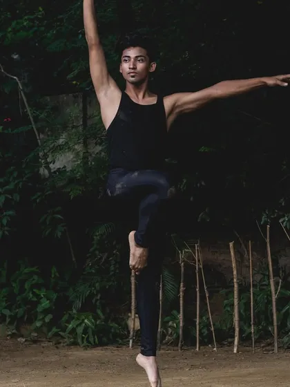 The grace and balance of a trained contemporary dancer. Our training focuses on creating strong, centered performers who can hold their own on any stage.