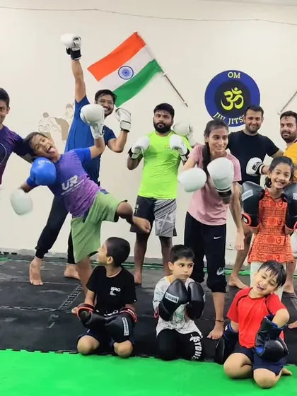 Look at these happy faces after a tough Muay Thai session. When you enjoy the process, progress comes much faster. This is what our mixed-age Sunday classes are all about.