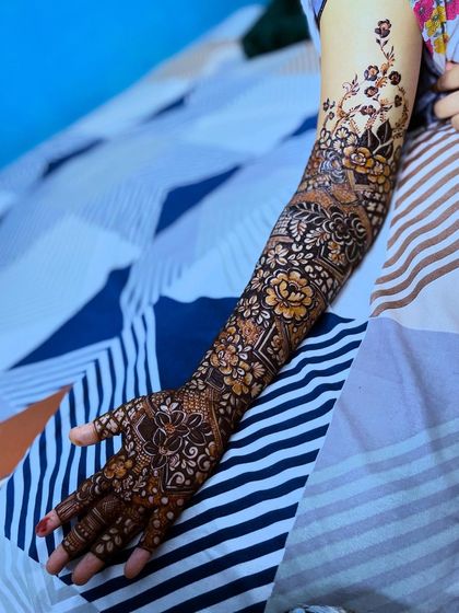 Z4 Studios - Special Occasion Henna My Signature Florals (The 'Floral Queen') photo 51