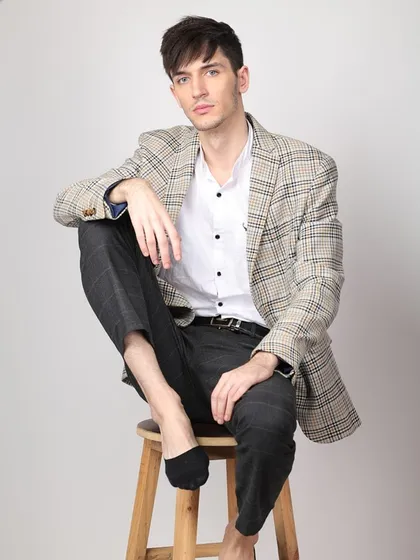 A clean, sharp look for a men's fashion e-commerce catalogue. My goal for these shoots is to produce stylish, professional images that highlight the product and drive sales.