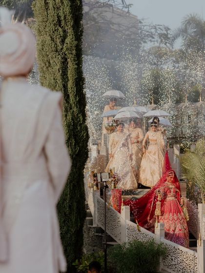 Grand Entrances & Varmala Spectacles photo 9