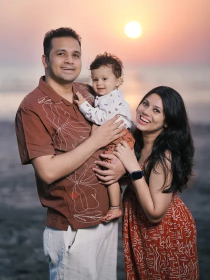 Capturing a beautiful family moment against a stunning sunset on a Mumbai beach. These golden hour sessions are perfect for creating warm, candid, and emotional family portraits that you will cherish forever.