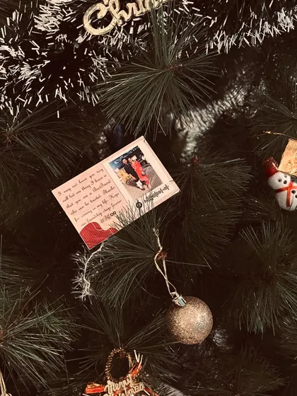 Another custom wallet card hanging as a Christmas ornament. These versatile little gifts can be used in so many creative ways.