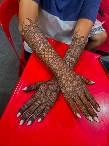 Kanha Mehandi - Bridal Mehndi Intricate Hand Designs photo 16