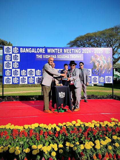 A moment from the Vidhana Soudha Trophy ceremony.