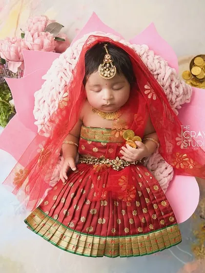 For this session, we envisioned a little goddess, a tiny Lakshmi resting on a lotus. I love bringing your creative and cultural ideas to life, creating a portrait that is not just beautiful but deeply meaningful.