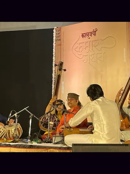 Accompanying my Aai, Vidushi Shalmalee Joshi, at the 'Kaaljayi' festival in Indore.