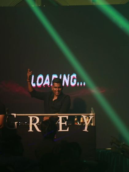 The DJ & The Decks photo 12