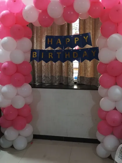This balloon gate is perfect for home celebrations.