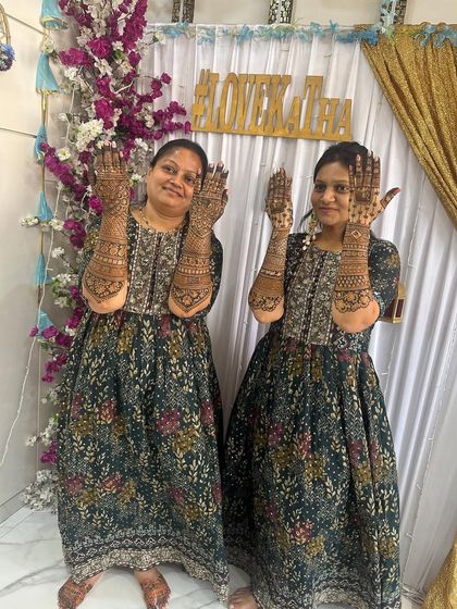 Intricate Bridal Mehendi photo 33