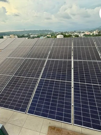 A stunning rooftop view of a 10kW hybrid system installation in Ramnagar, Nainital. We used 17 advanced Topcon DCR panels to maximize energy generation in the hilly terrain, ensuring reliable power all year round.