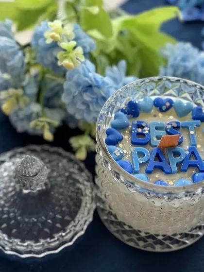 For the one who always puts family first. Celebrate your 'Best Papa' with our handcrafted soy candle in a crystal jar, topped with blue hearts and letters.