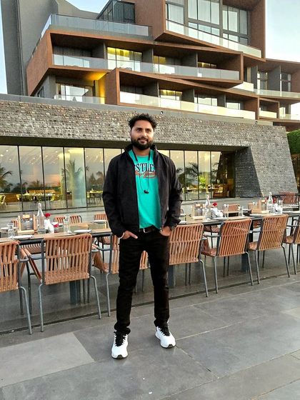 Behind the Music photo 10