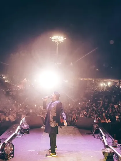 Facing a sea of lights in my beloved Dilli. There is no feeling like connecting with thousands of souls at once through music. This is the energy we bring to every large-scale show.