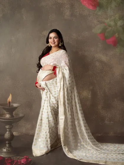 Abhinandan Photography - Maternity Photography Timeless Saree Portraits photo 6
