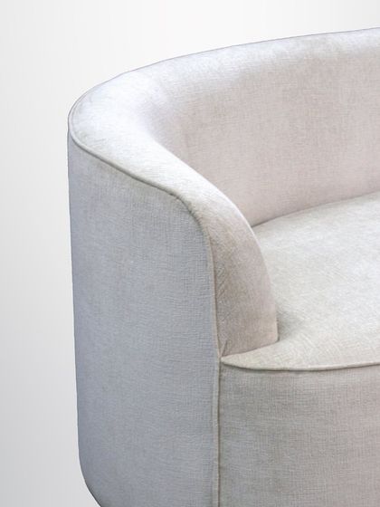 TIS Living - Bespoke Furniture for Entire Homes Statement Seating: Armchairs, Sofas & Loungers photo 6