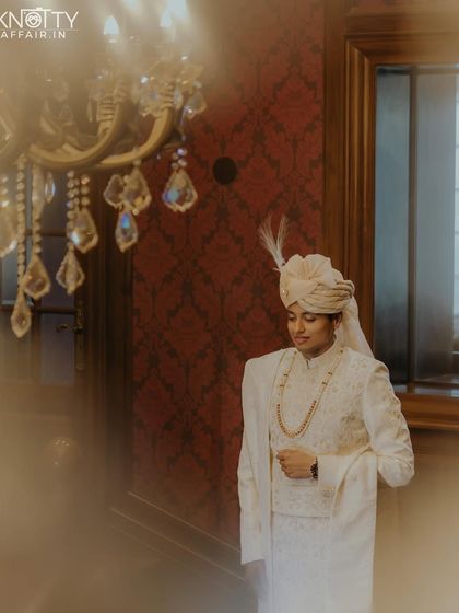 The Bride & Groom: Solo Portraits photo 7