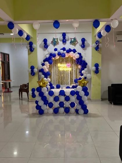Another angle of the simple yet elegant blue and white balloon decor.