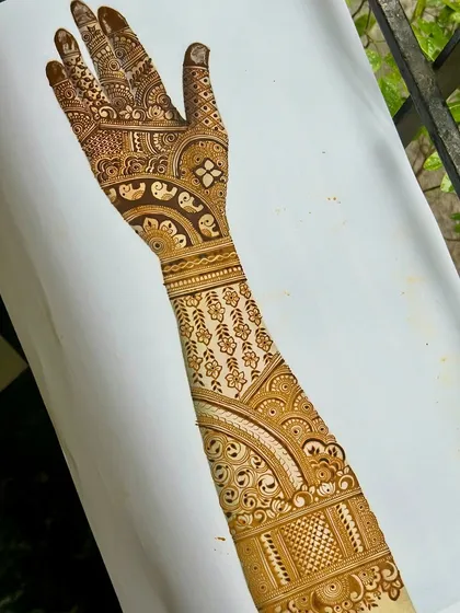 This piece was created just 11 days into the course. The clean lines and beautiful floral patterns show how quickly students can learn and apply advanced techniques when they have a strong foundation.