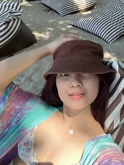 Another happy customer wearing my howlite shell necklace at the beach. It's the perfect piece to connect with the ocean's calming vibes.