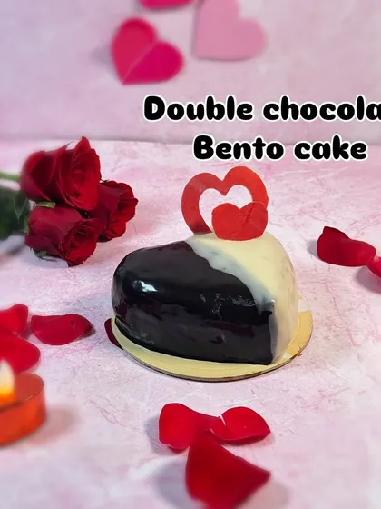 Can't choose between dark and white chocolate? Our Double Chocolate Bento Cake gives you the best of both worlds in one heart-shaped package.