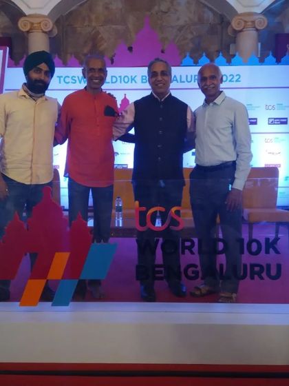 With the legendary Milind Soman, aka Barefoot Bobby, a huge inspiration for our group. We love connecting with the icons of the Indian running world.