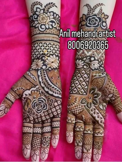 For the modern bride, I create bold and contemporary designs. This full-hand mehandi combines dark, shaded florals with sharp geometric patterns for a striking and stylish look.