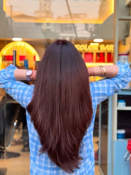 The V-cut at the back accentuates the flow of the copper-brown color, giving it a sleek and polished look.