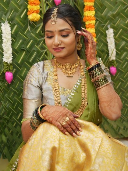 Mohak Mehendi - Professional Mehndi Artistry The Richness of the Stain photo 3