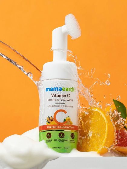 A burst of freshness! We captured a dynamic splash of water around this foaming face wash, using fresh citrus fruits to enhance the feeling of a zesty, energizing cleanse.