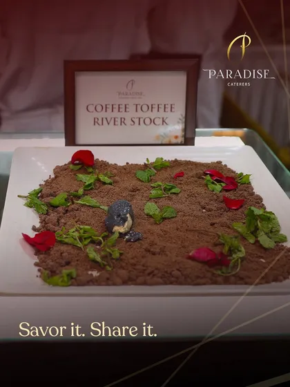 A dessert that looks like a dream. Our creative Coffee Toffee River Stock is designed to look like a garden, a delicious illusion that delights guests.