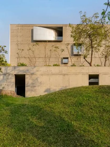 The JSW School of Public Policy is integrated into the landscape through the use of earth berms and sunken portions. This approach helps to modulate the building's temperature and root it firmly in its site.