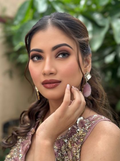 Signature Bridal Looks: Soft & Modern Glam photo 25