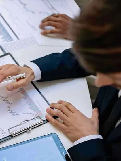 As businesses prepare for a hybrid work model, managing physical documents and equipment becomes crucial. Our storage solutions can help you organize your office for this new way of working.