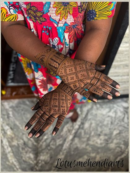 Lotus Mehendi Arts - Event Mehendi Services Elegant Designs for Guests photo 44