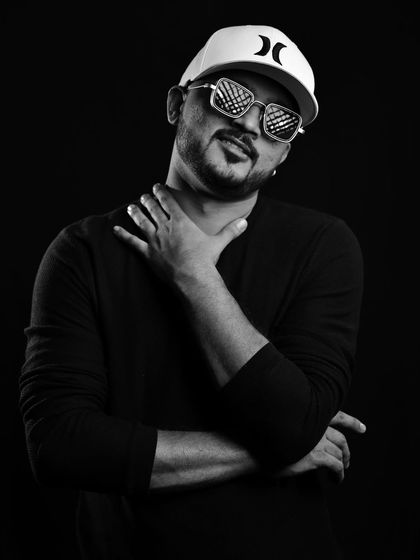 Shine HVK - Club & Festival DJ Behind the Decks photo 14