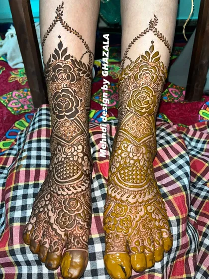 A comparison of a fresh henna application and the resulting stain on a bridal feet design.