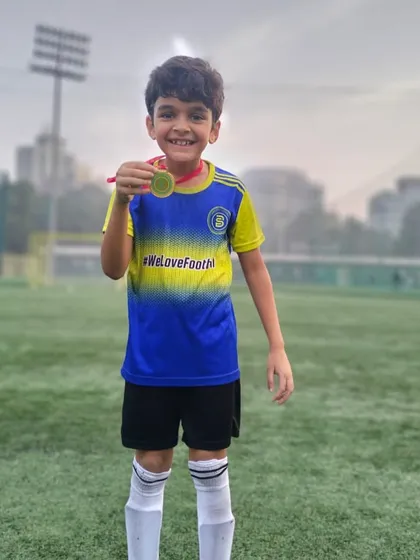 A proud Player of the Month, recognized for being a good teammate and giving his best every time.