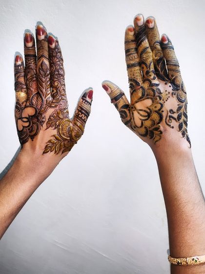 Hajira Mehendi Artist - Mehndi Art Classes & Workshops Festive & Party Henna photo 7