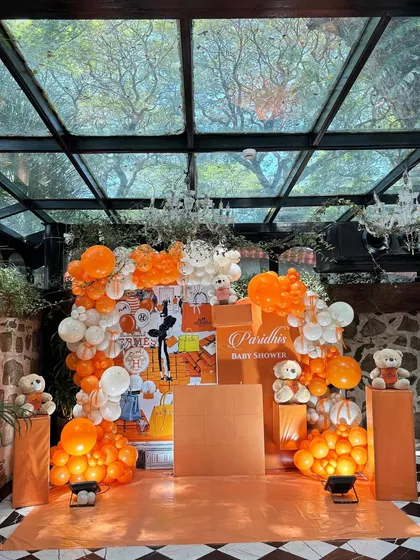 A baby shower, but make it luxury. This Hermès-inspired theme was a dream to design, with its signature orange palette, elegant details, and a touch of playful fun with the custom teddy bears. It’s perfect for a truly unique and high-fashion celebration.