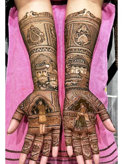 An elegant design created for an engagement ceremony. The artwork features beautiful figures of the bride-to-be, architectural domes, and paisley motifs, all drawn with my signature fine-line technique.