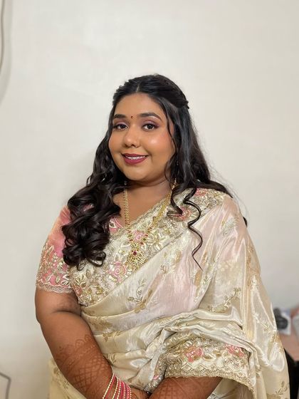 A final portrait of this stunning engagement bride, looking confident and beautiful.