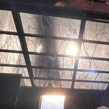 To create a single, powerful sunlight source for this TVC, we used a classic Mole Richardson 'Big Eye' tungsten fixture. The main challenge was carefully positioning the light and using flags to ensure it created a single, clean shadow as requested by the cinematographer.
